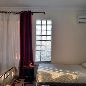 villa-53.hotels-in-tirana.com/
