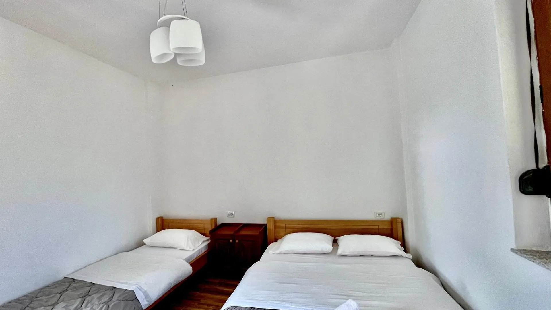 Bed & Breakfast Lazer Cardaku Guest House Valbone