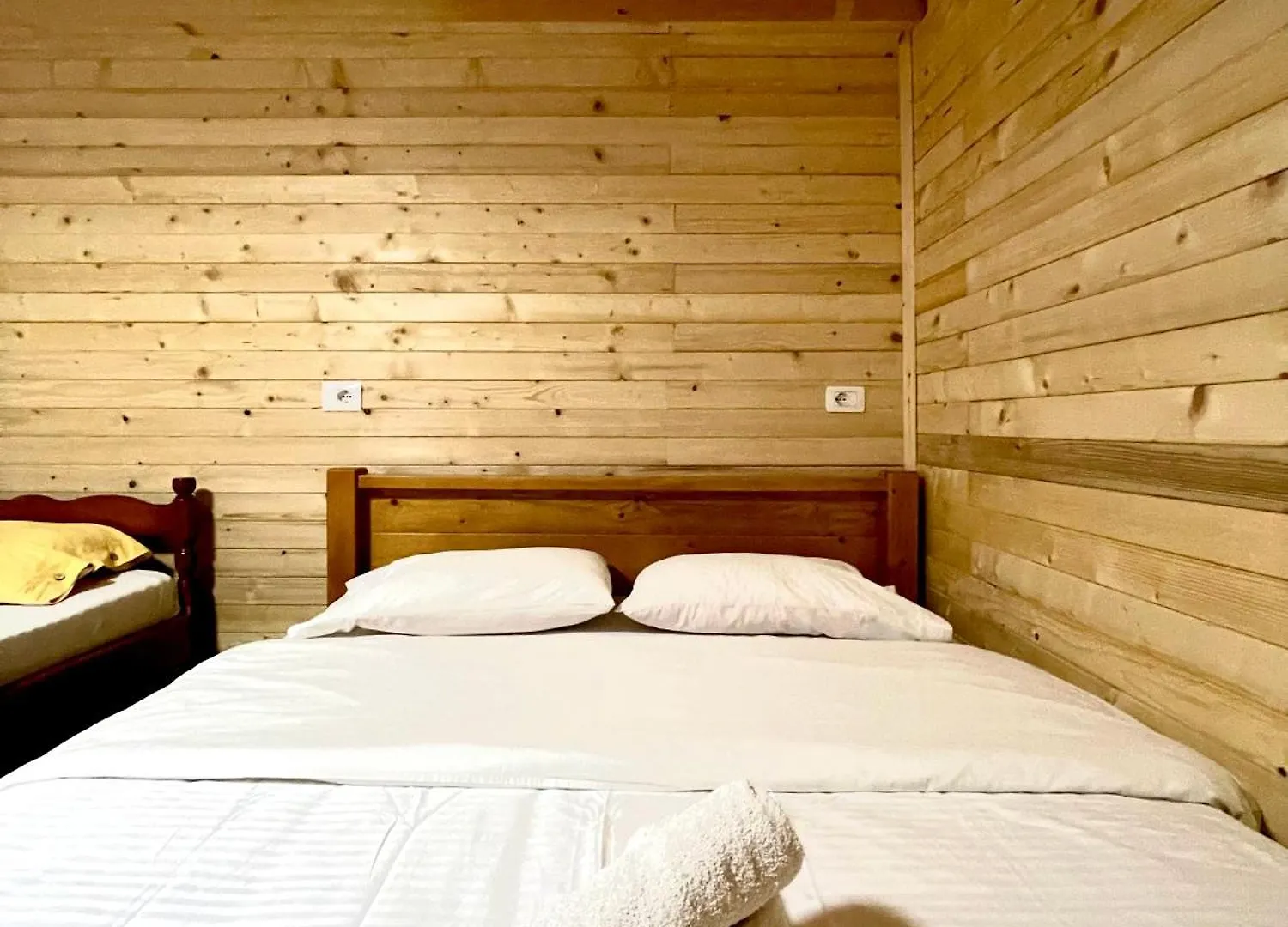 Lazer Cardaku Guest House Valbone Bed & Breakfast